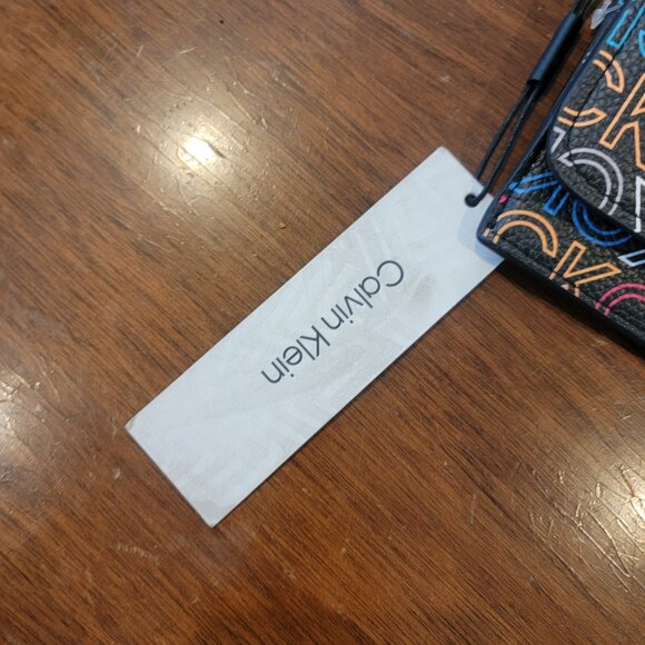 CALVIN KLEIN Multicolored Logo Crossbody Chain Wallet MSRP $138 - Picture 11 of 16